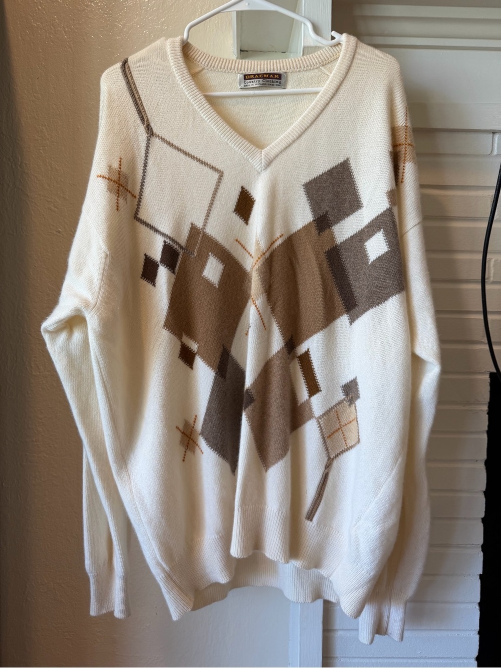 Braemar Scotland 100% Cashmere Argyle V-Neck Sweater Cream Beige Size 48